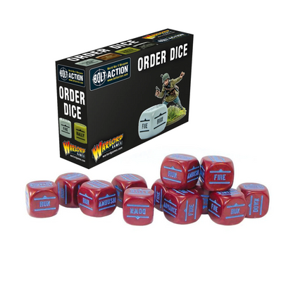 Bolt Action Orders Dice Pack - Maroon - 12 bordowych kostek rozkazów Order Dice z niebieskimi symbolami FIRE, ADVANCE, RUN, AMBUSH, RALLY, DOWN - opakowanie z żołnierzem na podstawce z trawą - niezbędne akcesoria do gry Bolt Action - Warlord Games