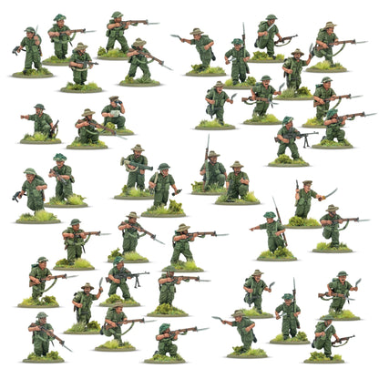 Warlord Games Ayo Gorkhali! Gurkha Starter Army – zbliżenie 5 figurek Gurków w szarży z kukri i karabinami Lee-Enfield z bagnetami, różne nakrycia głowy, widok z przodu 28mm Bolt Action