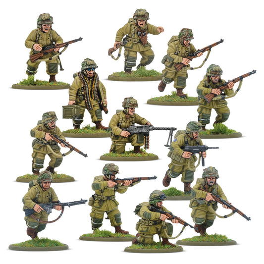 12 spadochroniarzy Pathfinder Squad z różną bronią
