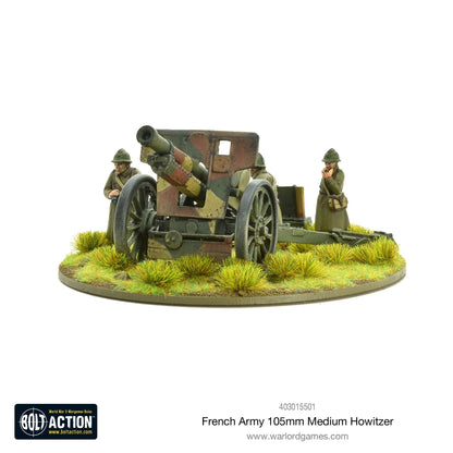 French Army 105mm Medium Howitzer – pomalowany model metalowy 28mm, czterech żołnierzy przy haubicy w kamuflażu, widok z boku lewego
