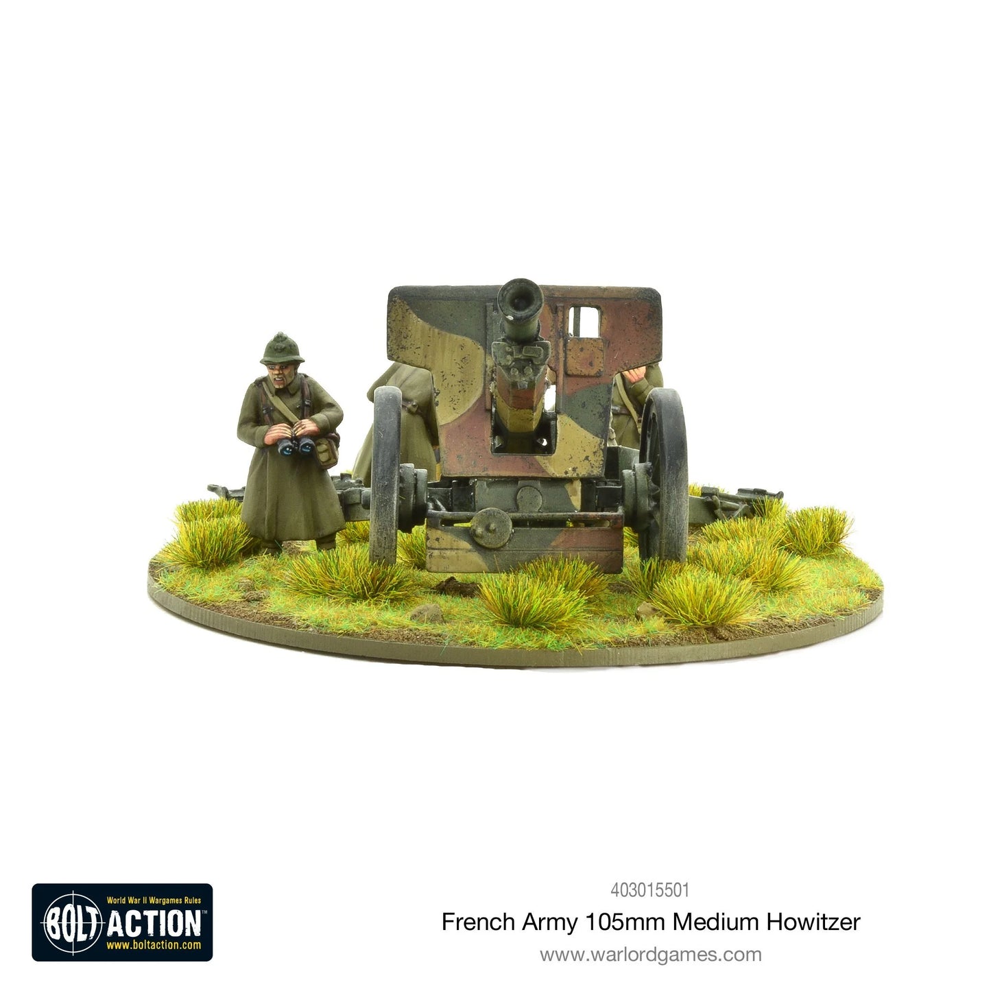French Army 105mm Medium Howitzer – pomalowany model metalowy 28mm, widok z tyłu, dwaj żołnierze przy osłonie haubicy w kamuflażu
