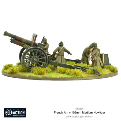 French Army 105mm Medium Howitzer – pomalowany model metalowy 28mm, widok z boku lewego, trzech żołnierzy przy haubicy z amunicją i skrzynką
