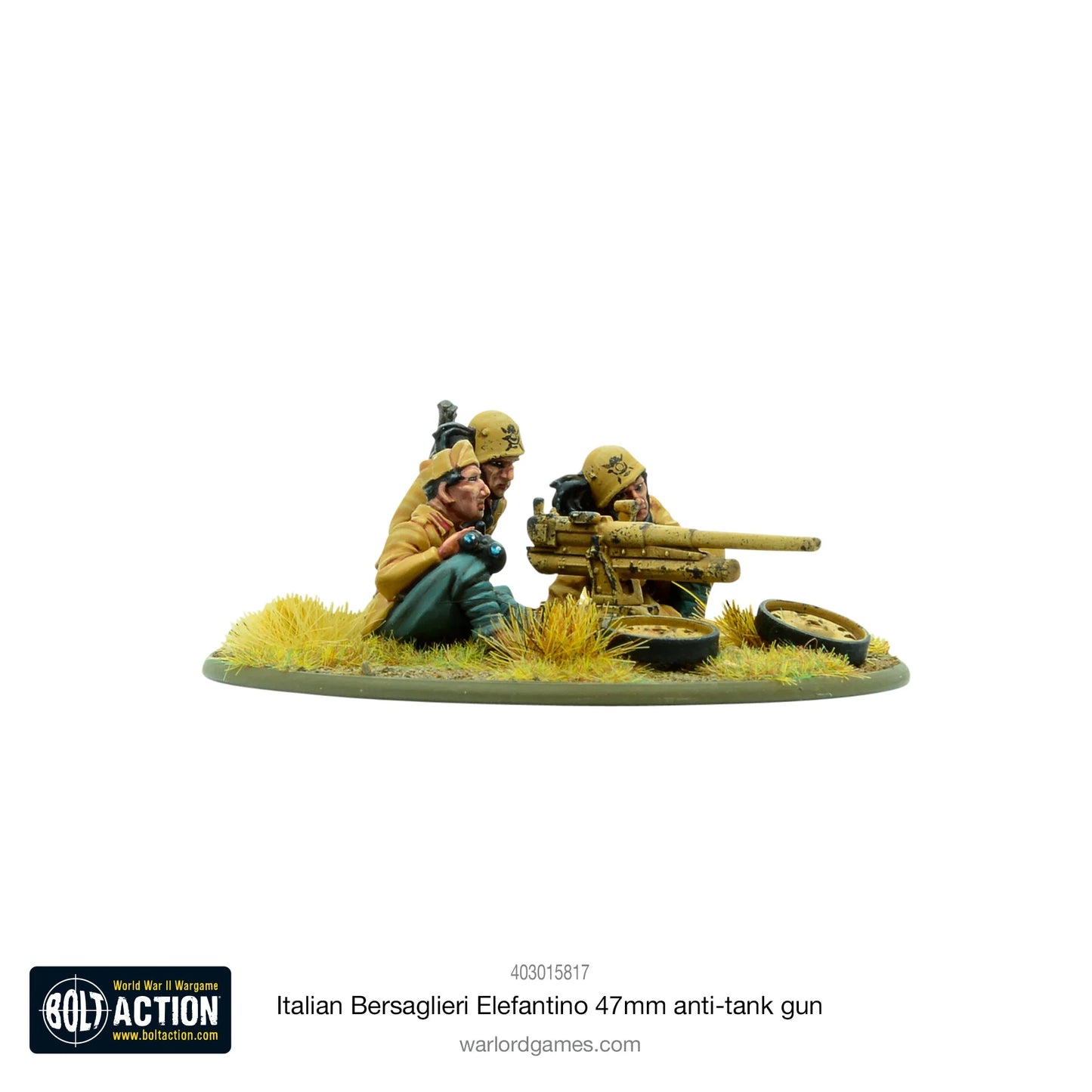 Italian Bersaglieri Elefantino 47mm anti-tank gun – widok z boku lewego, trzech żołnierzy Bersaglieri przy działku 47/32
