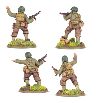 US Rangers Platoon Commanders – cztery figurki oficerów 28mm – widok z tyłu: detale plecaków, szelek, ekwipunku i mundurów US Rangers z pistoletem maszynowym Thompson, Bolt Action Warlord Games
