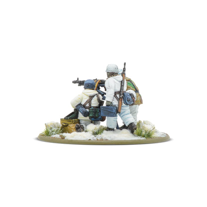 Fallschirmjäger Winter MMG Team Bolt Action - widok z tyłu, MG42 na trójnogu, 3 figurki w białych kombinezonach zimowych i kamuflażu, śnieg na podstawce, kod 403212103