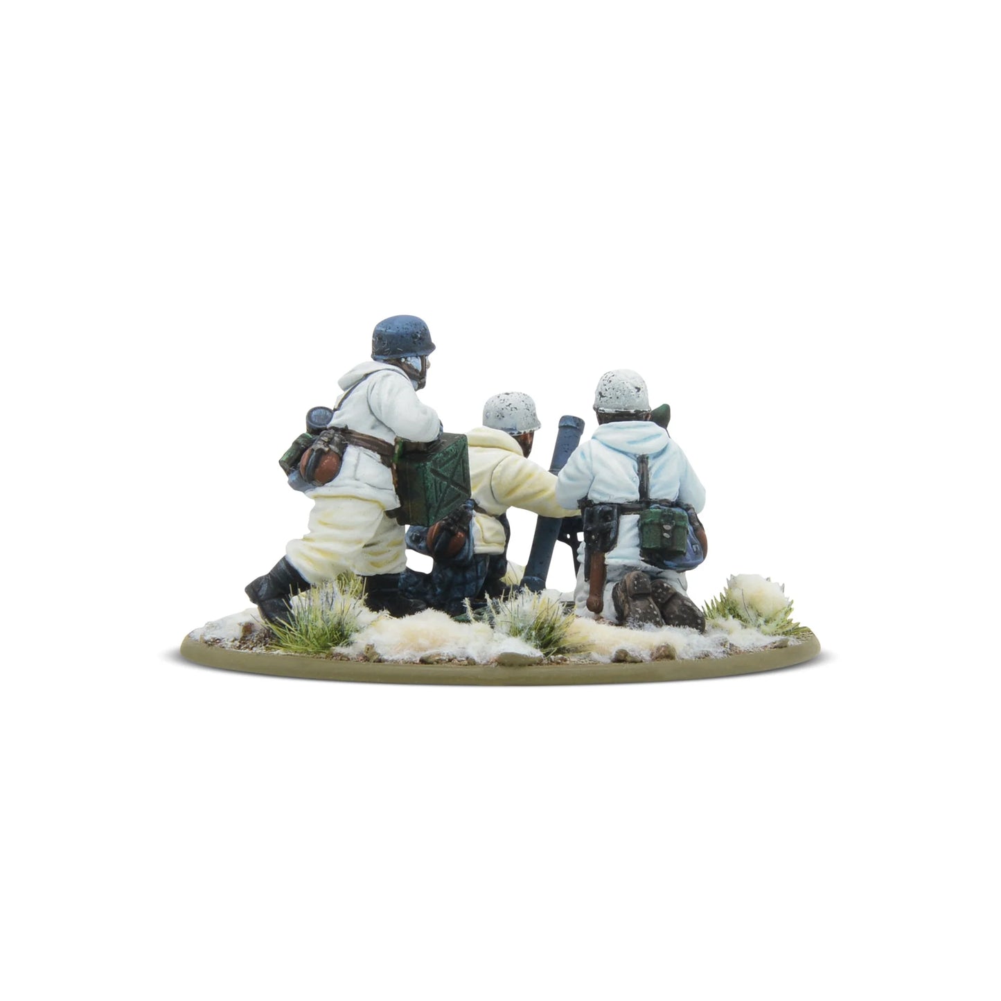 Fallschirmjäger Winter Medium Mortar Team Bolt Action - widok z tyłu, moździerz 81mm, 3 figurki w białych kombinezonach zimowych z plecakami i ekwipunkiem, śnieg i tufty trawy, kod 403212104