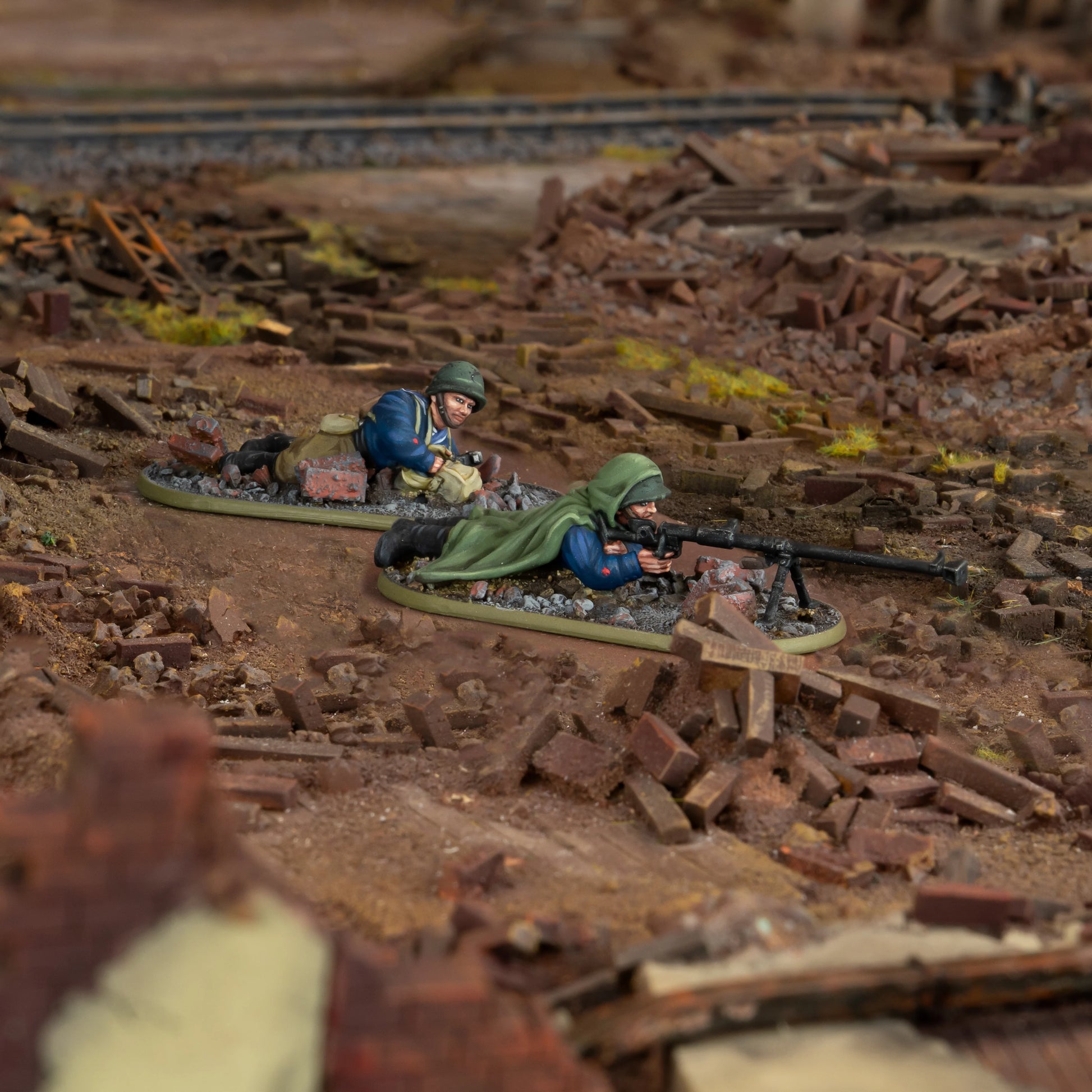 Warlord Games Soviet Naval Brigade Anti-Tank Rifle Team – diorama: strzelec z PTRD i ładowniczy w ruinach, walka miejska 28mm Bolt Action