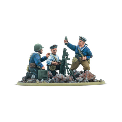 Warlord Games Soviet Naval Brigade Medium Mortar Team – 3 figurki: ładowniczy z pociskiem, celowniczy i amunicyjny przy moździez 82mm, widok z przodu 28mm Bolt Action