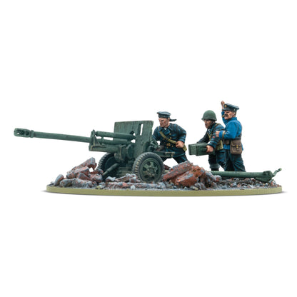 Warlord Games ZiS-3 Divisional Gun with Soviet Naval Brigade Crew – armata ZiS-3 76mm z 3-osobową obsługą Brygady Morskiej, widok z przodu 28mm Bolt Action