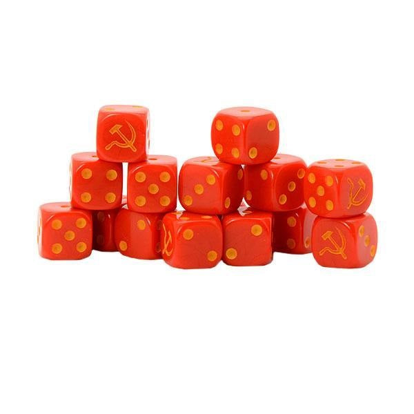 Bolt Action Soviet Union D6 Pack - 16 czerwonych przezroczystych kostek D6 z żółtymi kropkami i symbolem sierpa i młota ZSRR zamiast 6 - kostki ułożone w piramidę - widoczne wszystkie ściany z kropkami 1-5 i sierpem i młotem - oficjalne kostki Bolt Action dla Armii Czerwonej - Warlord Games