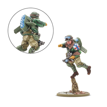 Konflikt '47 Starter Set 451510001 – ekskluzywna żywiczna figurka dowódcy USA w zielonym mundurze z plecakiem odrzutowym i pistoletem maszynowym, widok z przodu i z tyłu, 28mm Konflikt '47 Warlord Games
