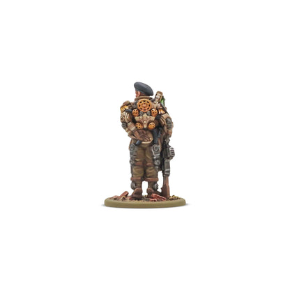Konflikt '47 British Commonwealth Starter Army 452600603 – Platoon Commander w zbroi Galahad, widok z tyłu: pomarańczowe reaktory wspomagane na plecach, Tesla Rifle przy boku, piaskowo-brązowa zbroja, okrągła podstawka, 28mm Warlord Games
