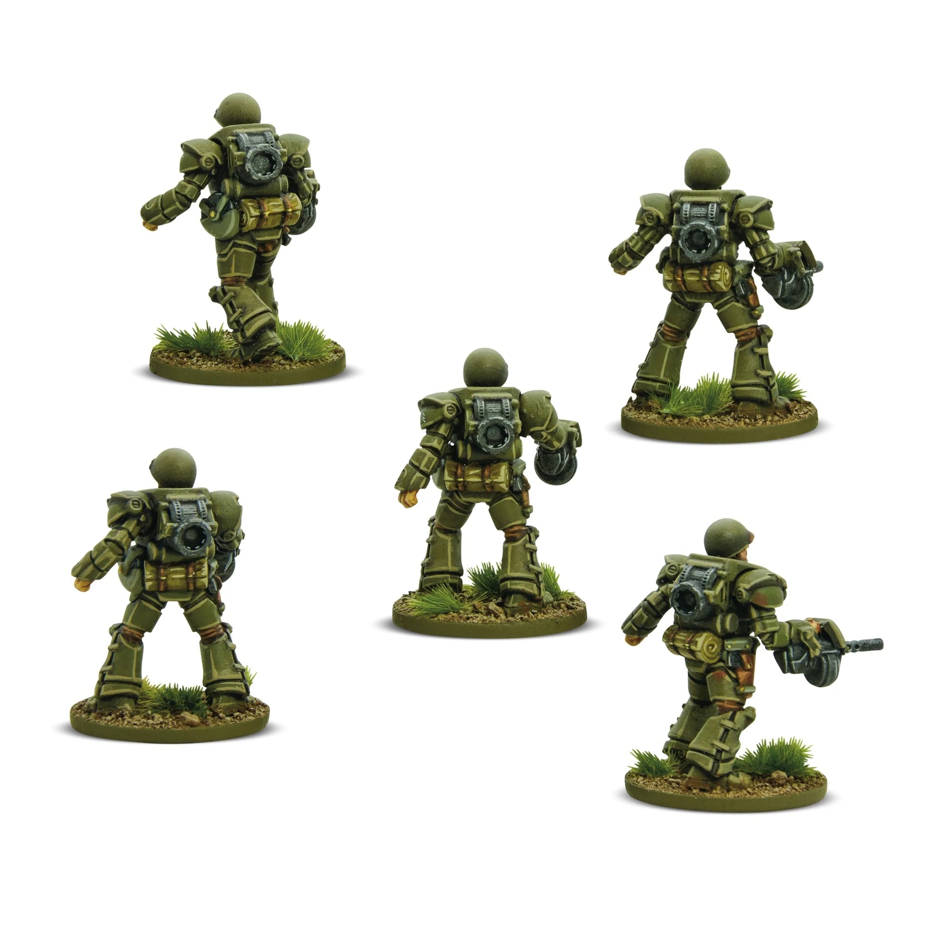 Konflikt '47 US Heavy Infantry 453010405 – 5 pomalowanych metalowych figurek amerykańskiej ciężkiej piechoty w zielonej zbroi wspomaganej, widok z tyłu: detale plecaków z reaktorami zasilającymi i panelami zbroi, okrągłe podstawki z trawą, 28mm Warlord Games
