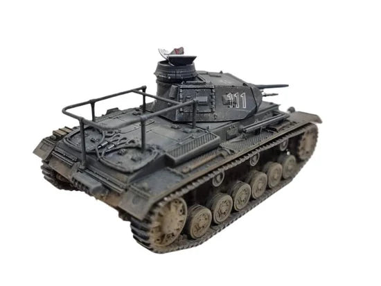 Panzerbefehlswagen III Ausf E – model 28mm nr 111, szary kamuflaż widok z tyłu-boku, 280093