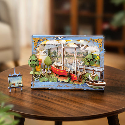 Czerwone Łodzie Red Boats Rolife TH004 – zbliżenie na czerwony domek z ciepłym światłem LED i miniaturową sztalugą obok