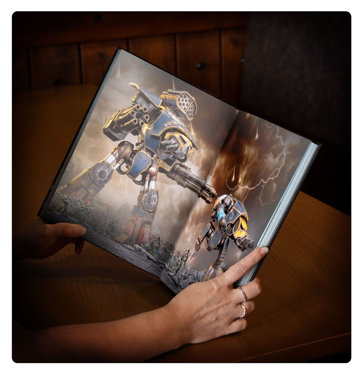 Liber Questoris – rozkładówka z galerią malowanych Tytanów Legio Titanicus w starciu, Horus Heresy
