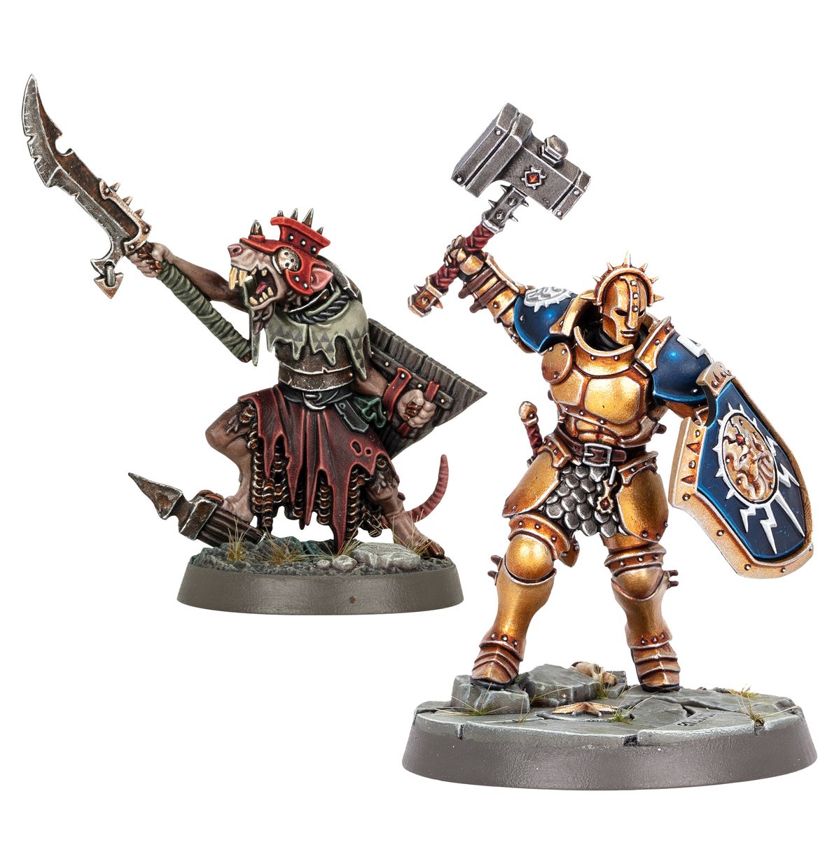 Getting Started With Warhammer Age of Sigmar - dwie pomalowane miniatury push-fit: złoto-niebieski Stormcast Eternals Liberator w złotej zbroi z niebieską tarczą z błyskawicą i szarym młotem (prawy) oraz brązowo-czerwony Skaven Clanrat w szarej szacie z czerwoną koroną i zakrzywionym metalowym mieczem (lewy) na szarych okrągłych podstawkach