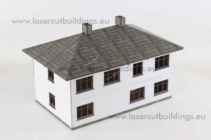 Dom Amerykański LBHP0193 28mm HDF prepaint - widok tyłu z oknami piętra i dachem Laser Cut Buildings
