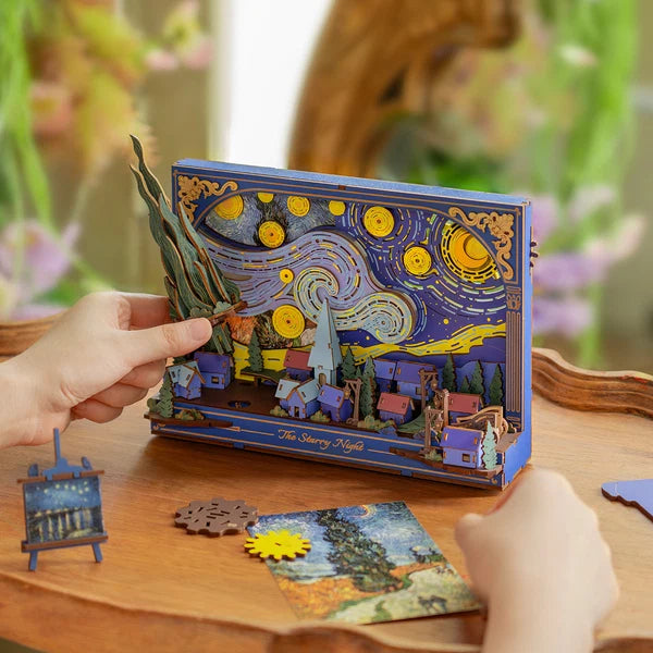Gwiaździsta Noc The Starry Night Rowood TH003 – zbliżenie na miniaturową sztalugę z obrazem Van Gogha i przełącznik LED z boku modelu
