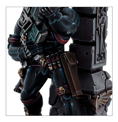 Vindicare Assassin Imperial Agents Warhammer 40K – detale pasa i ekwipunku, 52-10