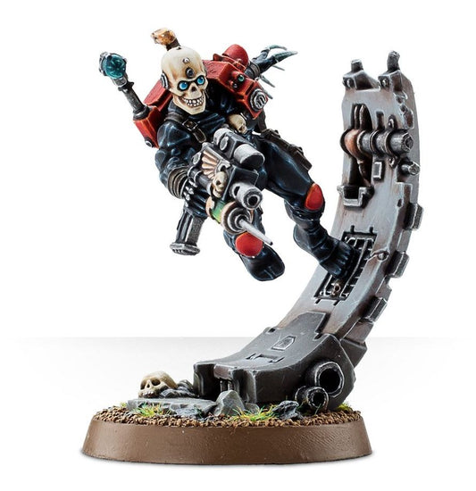 Eversor Assassin – figurka Warhammer 40,000, widok z boku lewego
