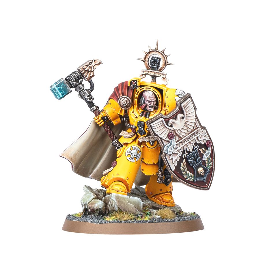 Darnath Lysander – pomalowana figurka kapitana Imperial Fists widok z przodu Warhammer 40,000 Games Workshop
