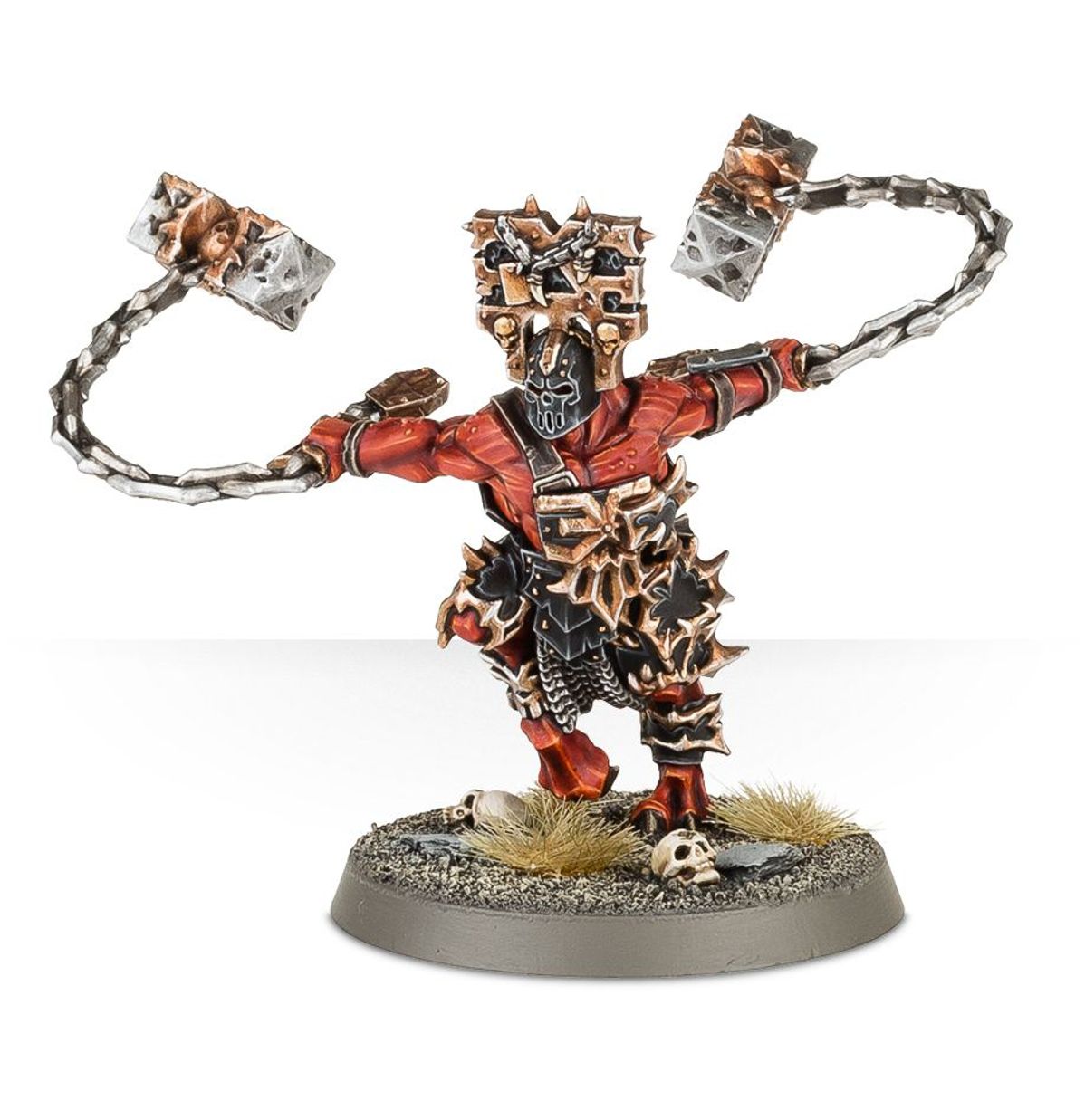 Wrathmonger z kolczastym hełmem - wojownik Khorne w czerwono-czarnej zbroi z brązowymi detalami, dwa wrath-flails z łańcuchami i diamentowymi głowicami rozpostarte na boki - Warhammer Age of Sigmar