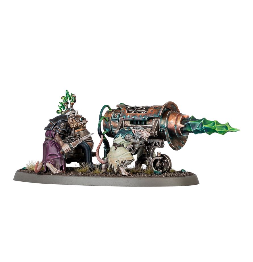 Warp-Grinder - Skaven operator w fioletowej szacie z warpstone na hełmie thrall przy maszynie miedziano-brązowy Warp-Grinder z zielonym wiertłem na kółkach Skaven Age of Sigmar