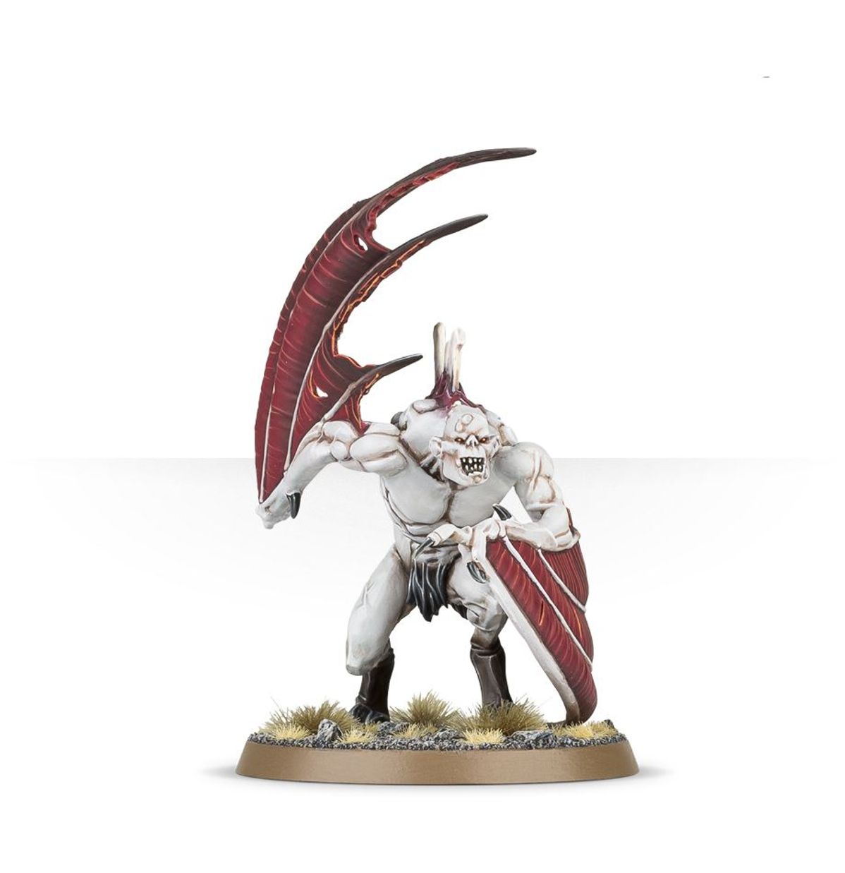 Crypt Flayer wariant - biały ghul z jednym bordowym skrzydłem uniesionym i drugim złożonym, czarne kopyta i szpony, agresywna poza z otwartą paszczą - Warhammer Age of Sigmar