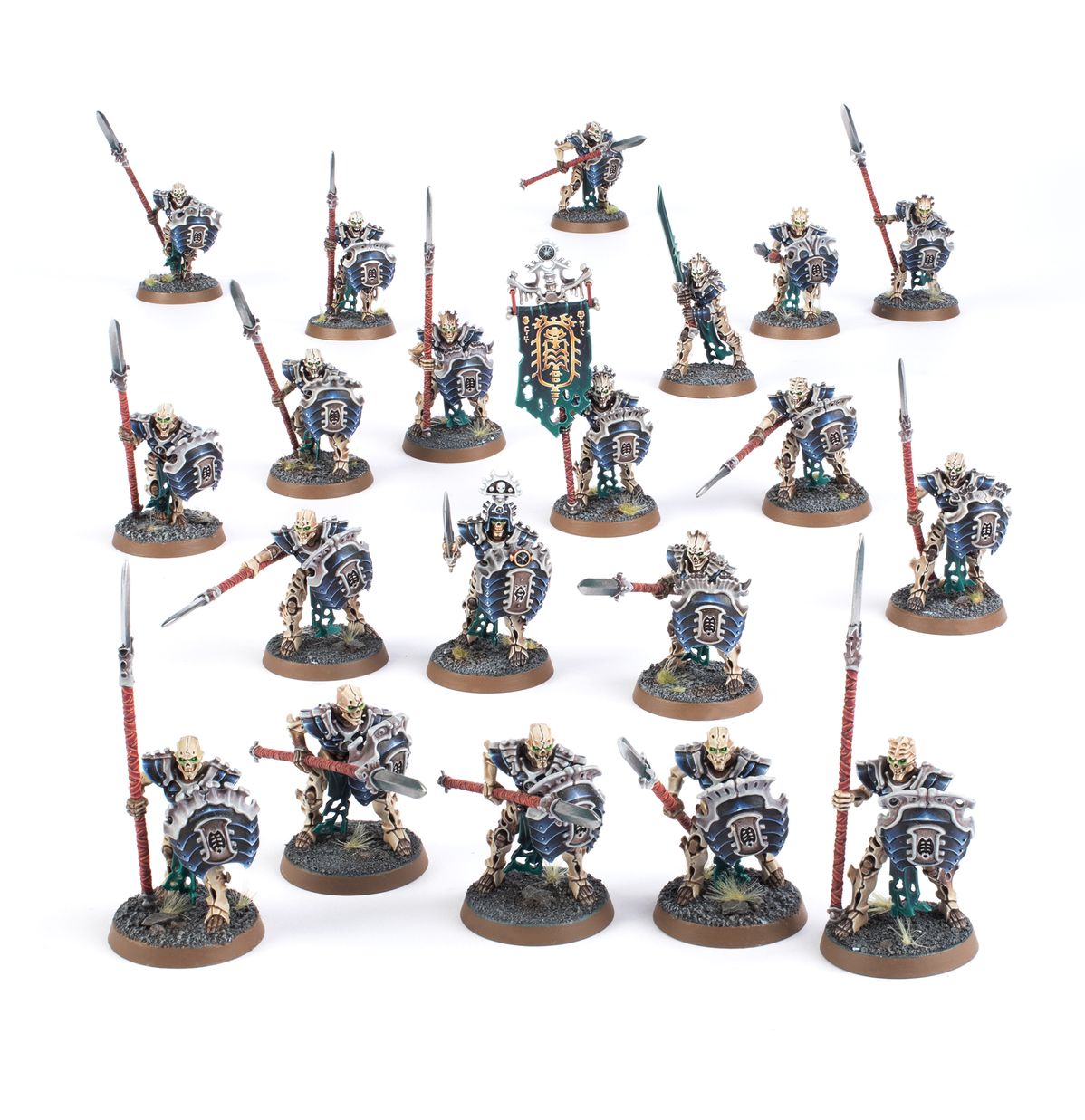 Mortek Guard - 20 szkieletowych wojowników Ossiarch Bonereapers w niebiesko-szarej zbroi z włóczniami nadirite i tarczami, chorągiew z symbolem Nagasha pośrodku - Warhammer Age of Sigmar