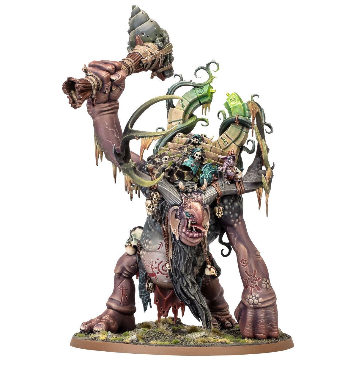 Trugg the Troggoth King Gloomspite Gitz - widok z lewej brązowo-szary troll maczuga ze ślimakiem zielony artefakt z wiciami na plecach rytualne blizny na brzuchu poroże owalna podstawka Age of Sigmar