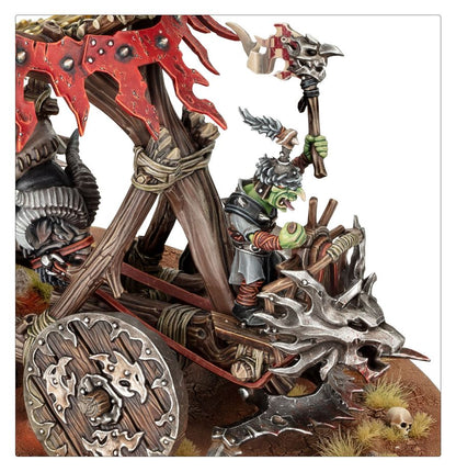 Doom Diver Catapult - zbliżenie obsługi z siekierą przy mechanizmie