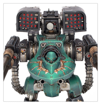 Deredeo Dreadnought Anvilus Configuration - zbliżenie klatki piersiowej dwa czarne wyrzutniki rakiet Aiolos z czerwonymi głowicami czarna głowa z białym okrągłym sensorem turkusowa klatka piersiowa ze złotym symbolem skrzydlatego pioruna z czerwonymi klejnotami czarna głowa pilota z czerwonymi oczami dwa białe działka torso Horus Heresy