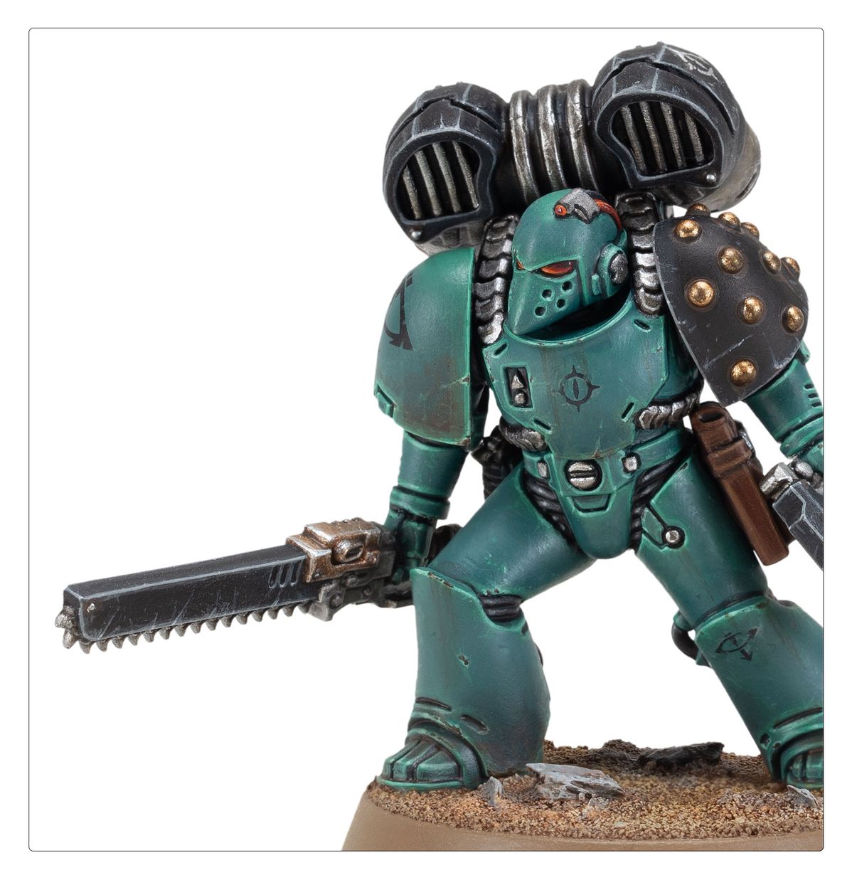 Legion MKVI Assault Squad - zbliżenie detali zbroi Mark VI Corvus Warhawk jump pack i uzbrojenia Legiones Astartes Horus Heresy