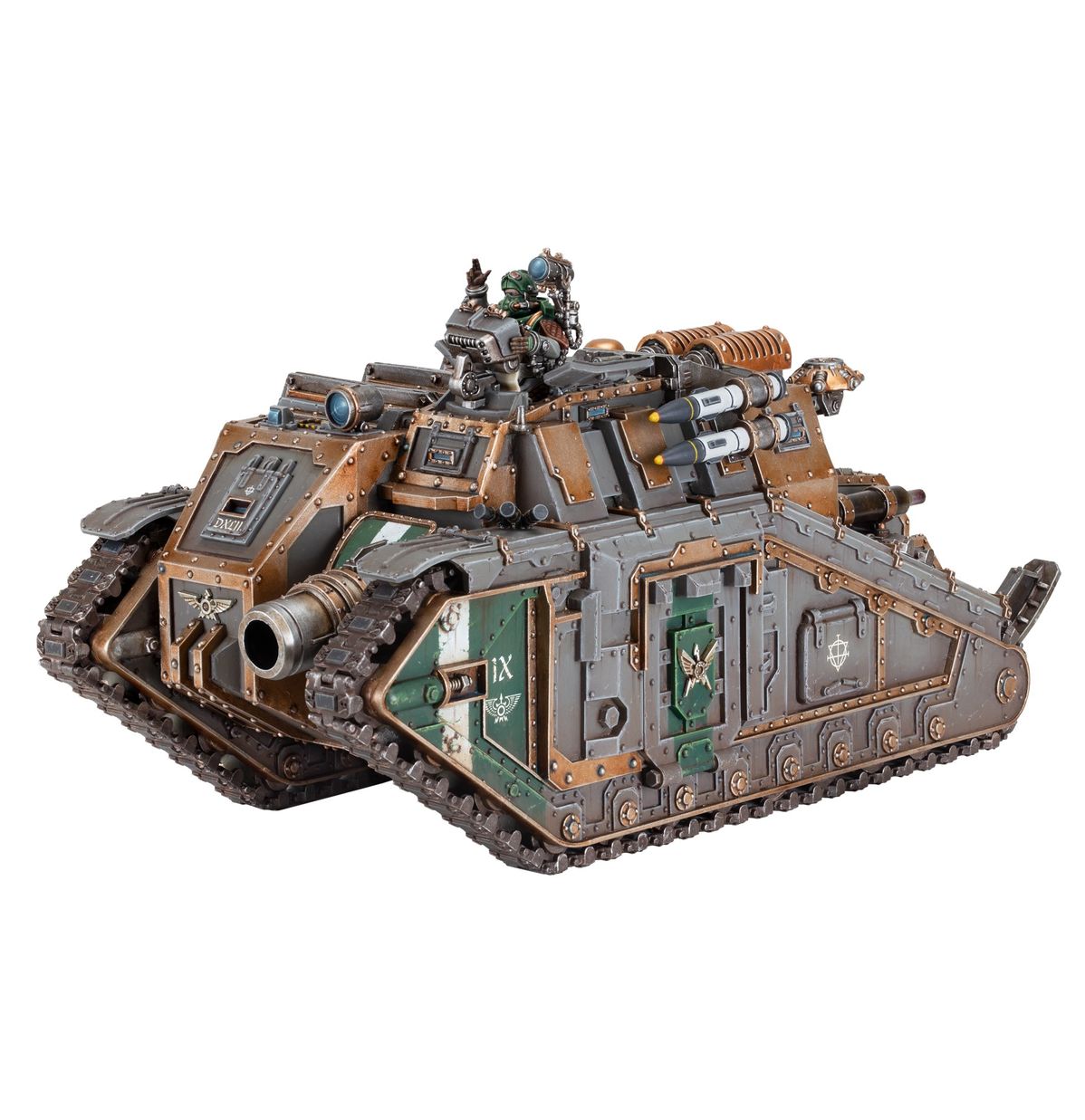Solar Auxilia Malcador Heavy Tank - widok z przodu hunter-killer missiles z żółtymi głowicami gunner z multi-laser sponson z autocannon napis DXLII i symbol orła Solar Auxilia brązowe gąsienice Horus Heresy