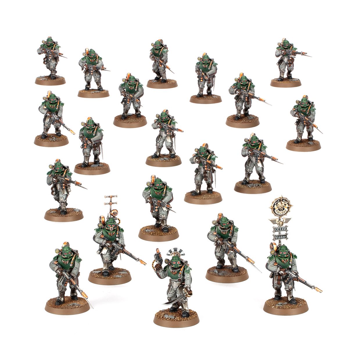 Solar Auxilia Lasrifle Section - widok grupowy 20 Solar Auxiliaries w zielonej void armour z szarymi spodniami różne pozy lasrifle z bagnetami Standard Bearer z srebrnym vexilla z symbolem jeźdźca i napisem CCIXX Vintor Horus Heresy