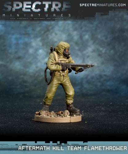 Aftermath Kill Team Flamethrower Spectre Miniatures – żołnierz w kombinezonie CBRN z miotaczem ognia LPO-50, 28mm widok z przodu
