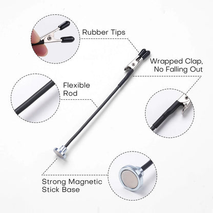 Magnetic Bendable Alligator Clip Sticks Set Golden Maple – infografika budowy uchwytu: Rubber Tips (gumowe końcówki krokodylka), Wrapped Clap No Falling Out (zabezpieczony krokodylek), Flexible Rod (elastyczny drążek), Strong Magnetic Stick Base (silna magnetyczna podstawa); zbliżenia na każdy element, białe tło
