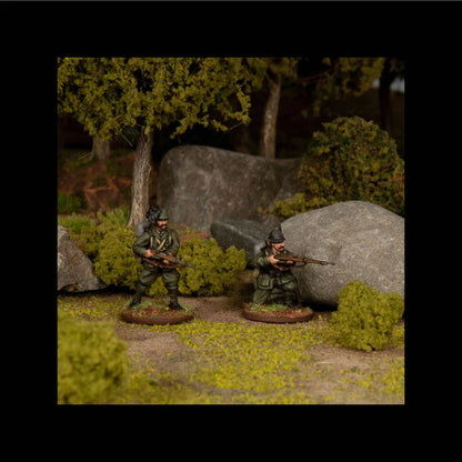 Italian Infantry Bolt Action Wargames Atlantic – 2 figurki Alpini z karabinami w górskim terenie 28mm
