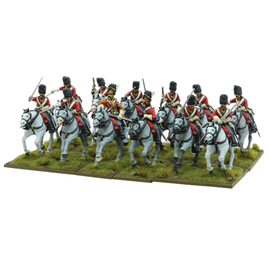 British Union Brigade Cavalry 302011002 – 12 pomalowanych figurek ciężkiej kawalerii brytyjskiej w czerwonych mundurach na siwych koniach, widok z boku, 28mm Black Powder
