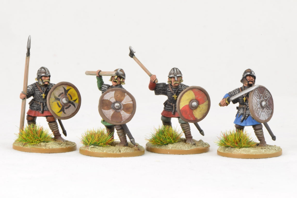 Plastic Saxon Thegns Gripping Beast GBP02 – 4 figurki z siekierami i włóczniami, plastik 28mm
