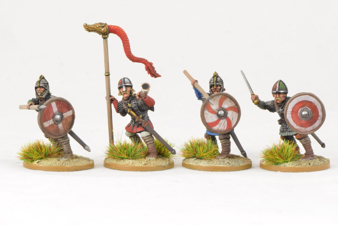 Plastic Saxon Thegns Gripping Beast – lord z chorągwią i thegnowie z mieczami, plastik 28mm
