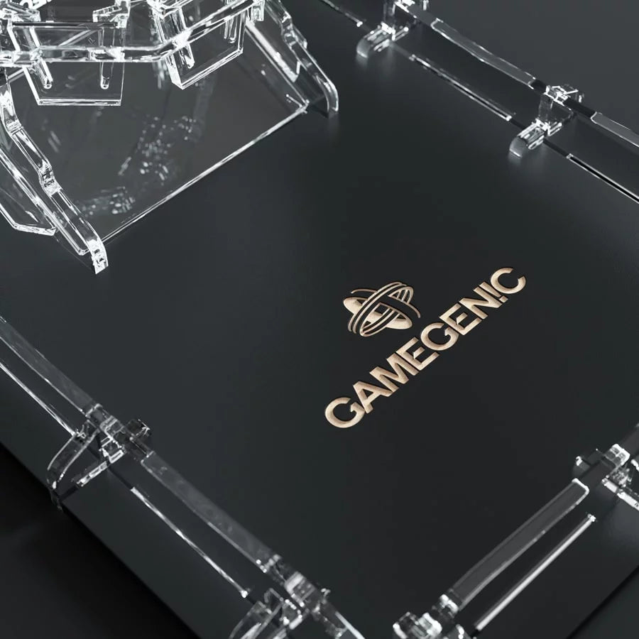 Gamegenic Crystal Twister Premium Dice Tower – detal przezroczystej wieży na kości, widok toru kości i podstawy
