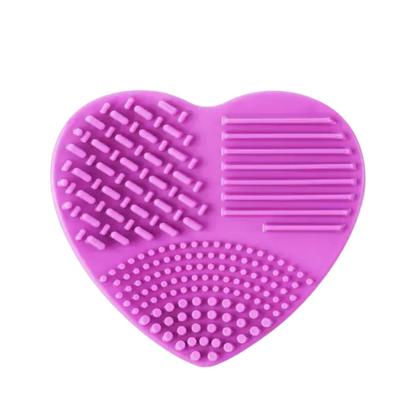 Soft Silicone Brush Cleaning Mat Golden Maple – fioletowy silikonowy pad w kształcie serca z 3 strefami czyszczącymi, widok z góry
