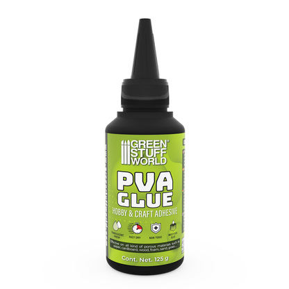 PVA Glue Green Stuff World 125g – butelka kleju wikol z wąską końcówką dozującą, zielona etykieta z napisem "PVA Glue Hobby & Craft Adhesive", ikony: Translucent Finish, Fast Dry, Non Toxic, Multi-Use Glue
