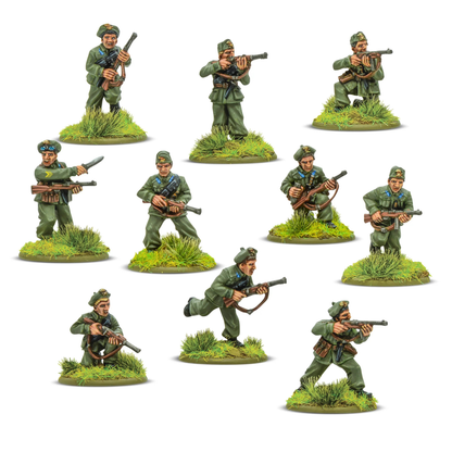 Italian X Arditi Section Warlord Games – 10 pomalowanych metalowych figurek włoskich komandosów Arditi X 28mm Bolt Action, mundury oliwkowe, berety z odznaką, uzbrojenie w pistolety maszynowe Beretta, karabiny i bagnet, różne pozy bojowe, podstawki z trawą, widok z przodu, białe tło
