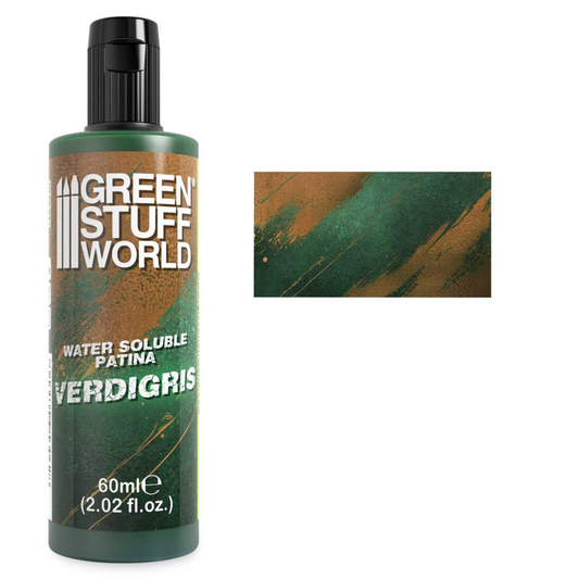 Water Soluble Patina Verdigris Green Stuff World – butelka 60ml (2.02 fl.oz.) z próbką efektu grynszpanu na miedzi, napis "Water Soluble Patina Verdigris"
