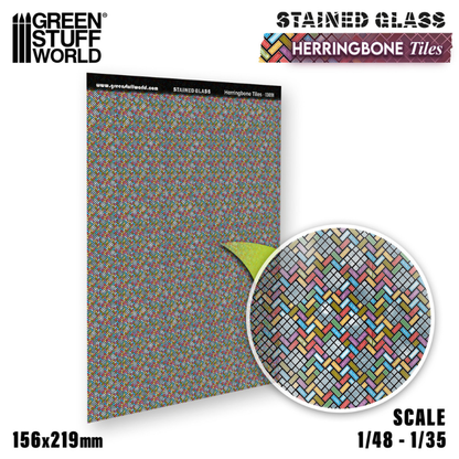 Herringbone Tiles Stained Glass Green Stuff World 13691 – pełny arkusz witraża jodełka 156x219mm, widok frontu z etykietą produktu i wielobarwnym wzorem geometrycznym
