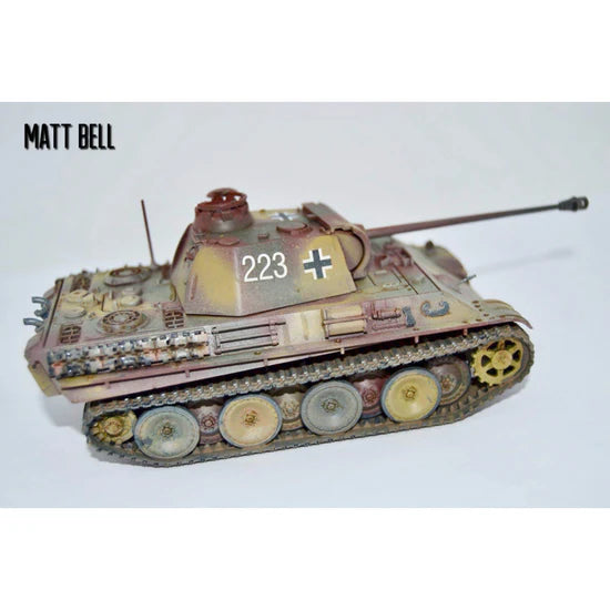 SdKfz 171 Panther Ausf G – model 28mm Matt Bell, kamuflaż różowo-piaskowy nr 223 widok z boku, 280015