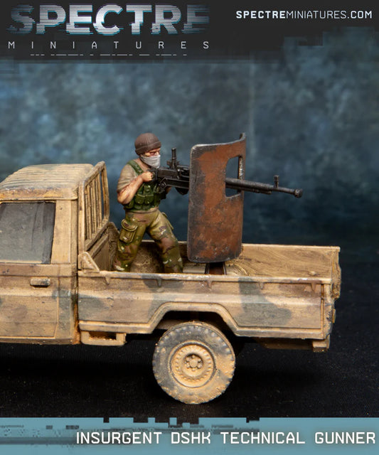 Insurgent DShK Technical Gunner Spectre Miniatures – partyzant przy karabinie DShK z prowizoryczną osłoną na skrzyni pickupa, 28mm widok z boku
